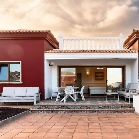 La Perla - Cliffside Retreat Willa *